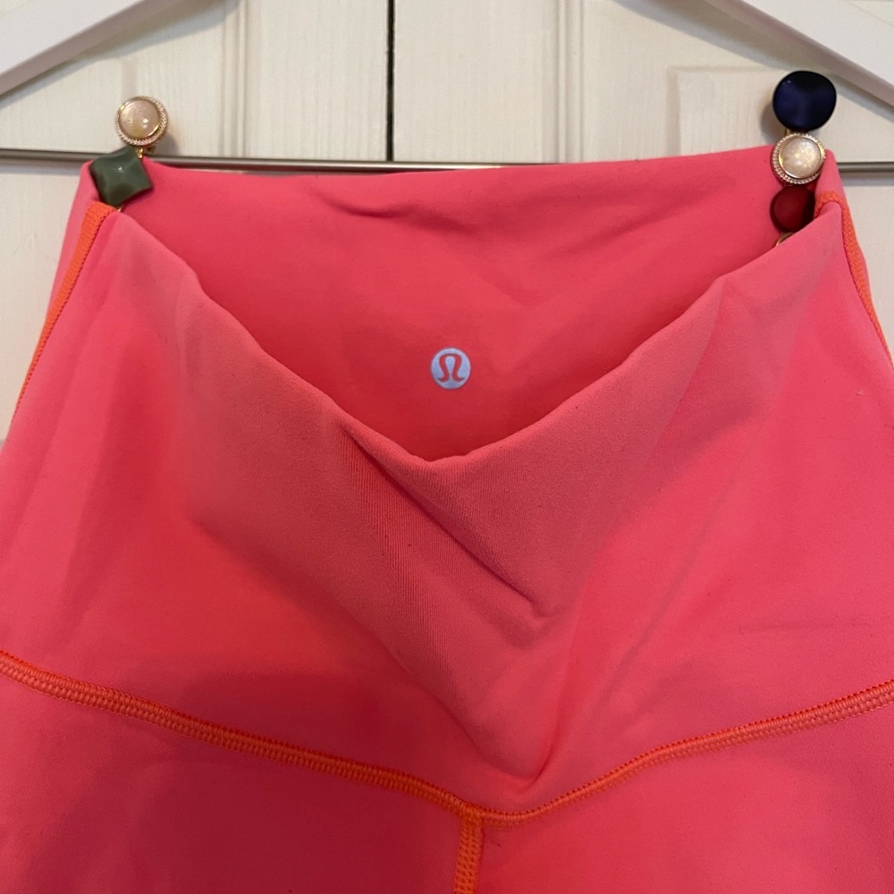 Lululemon Reversible Wunder Unders Size 6 - image 1
